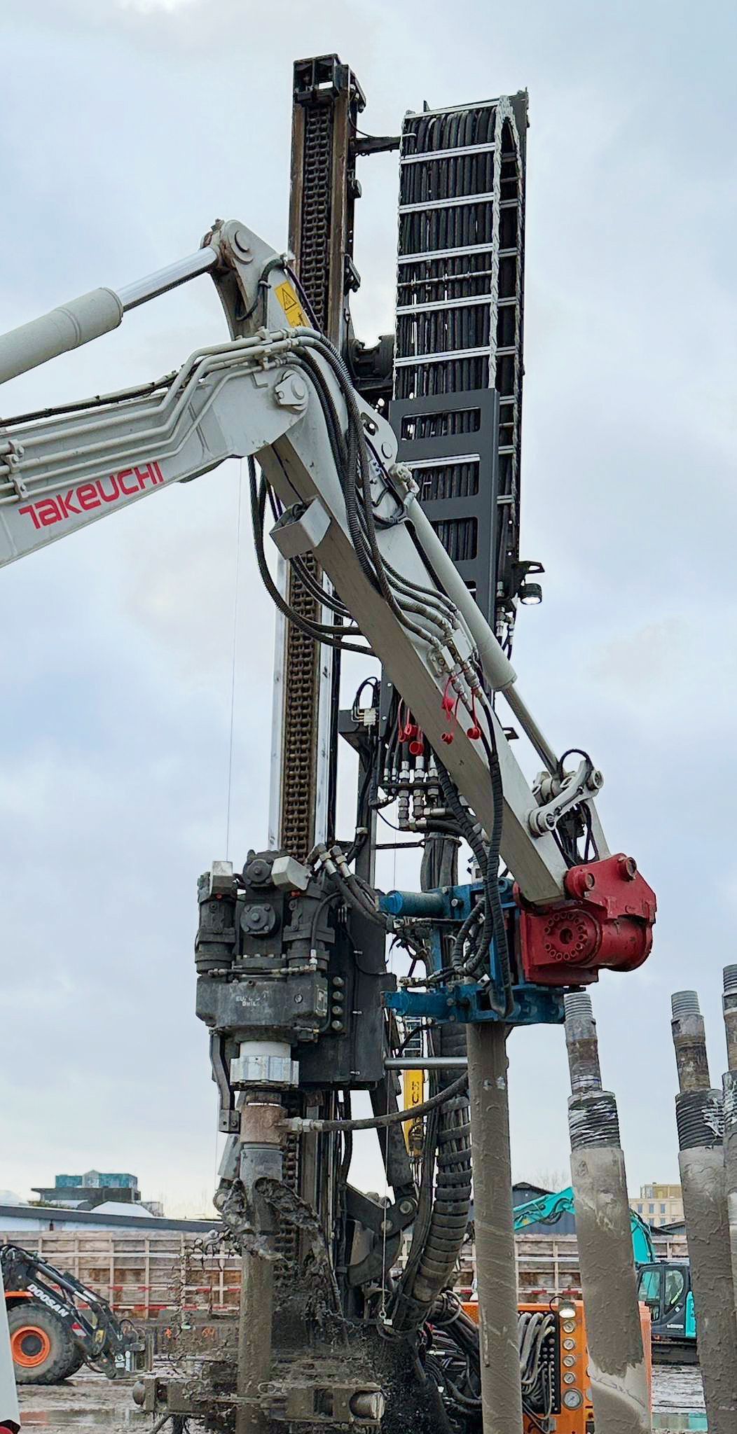 Bohrmast im Einsatz